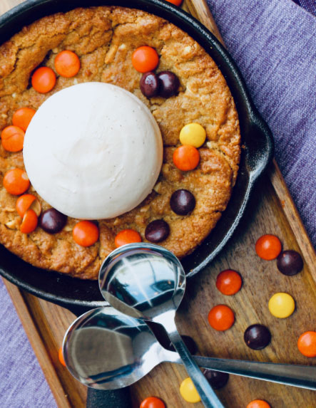 Pizza cookie with ice cream and candy