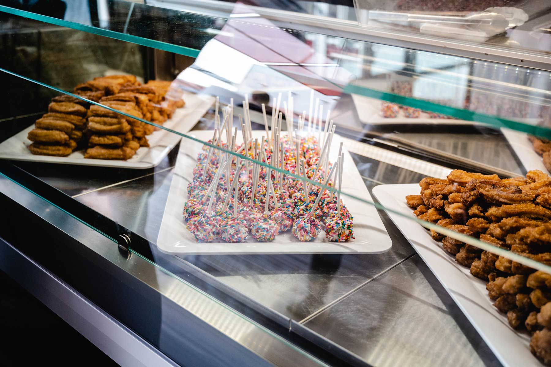 Desserts on platters